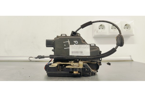 Recambio de cerradura puerta trasera izquierda para volkswagen passat berlina (3b2) highline syncro / 4motion referencia OEM IAM