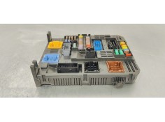 Recambio de caja reles / fusibles para peugeot 5008 1.6 i turbo 180 fap referencia OEM IAM 983081308000  