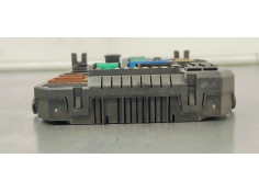 Recambio de caja reles / fusibles para peugeot 5008 1.6 i turbo 180 fap referencia OEM IAM 983081308000  