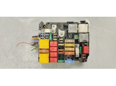 Recambio de caja reles / fusibles para peugeot 5008 1.6 i turbo 180 fap referencia OEM IAM 9804846880  