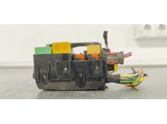 Recambio de caja reles / fusibles para peugeot 5008 1.6 i turbo 180 fap referencia OEM IAM 9806192580  