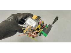 Recambio de caja reles / fusibles para peugeot 5008 1.6 i turbo 180 fap referencia OEM IAM 9806192580  