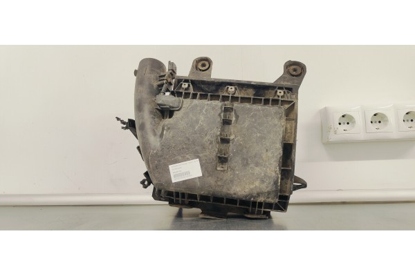 Recambio de filtro aire para citroen c4 picasso 1.6 hdi 120 fap referencia OEM IAM 9806561080  