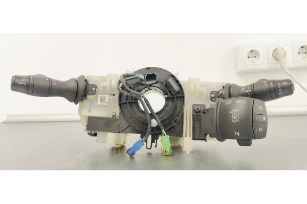 Recambio de mando multifuncion para renault megane iii berlina 5 p 2.0 i 140 referencia OEM IAM 255670019R  