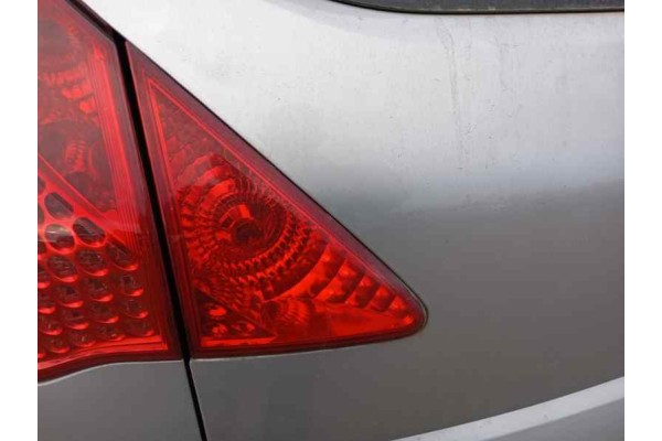 Recambio de piloto trasero izquierdo interior para peugeot 3008 1.6hdi 112 fap referencia OEM IAM   