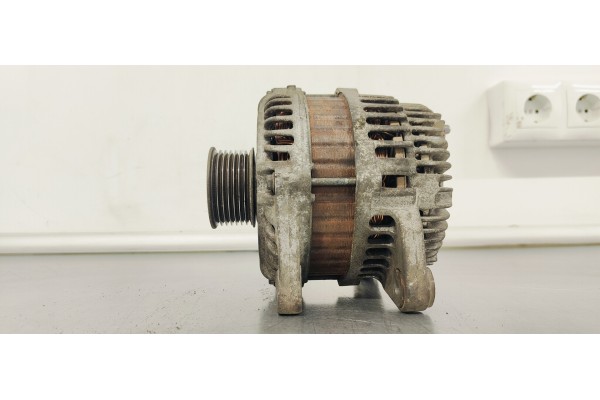 Recambio de alternador para nissan note (e11e) max 2.10 referencia OEM IAM 23100BC400  