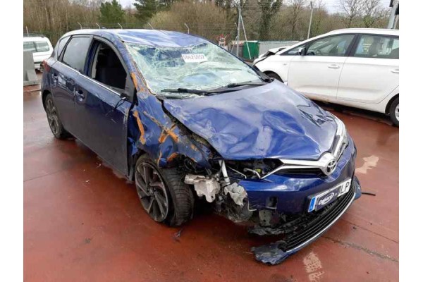 toyota auris del año 2016