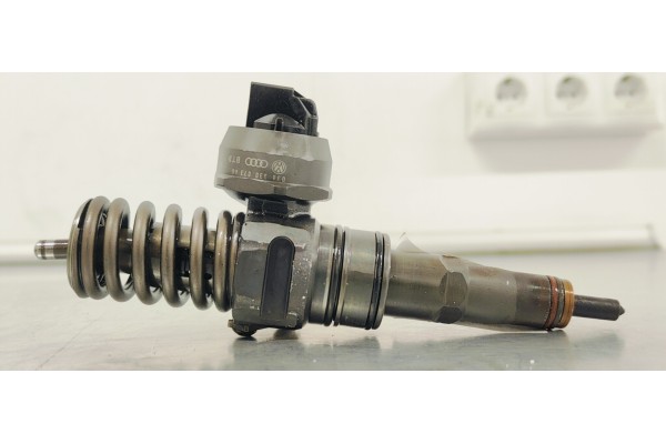 Recambio de inyector para seat leon (1p1) reference referencia OEM IAM 038130073AG  