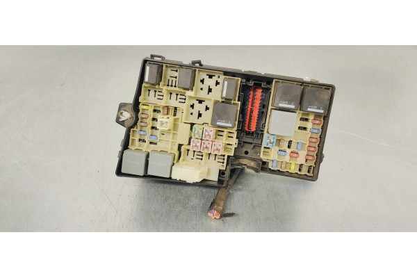 Recambio de caja reles / fusibles para ford focus lim. (cb8) 1.6 tdci referencia OEM IAM AV6T14A067AB  