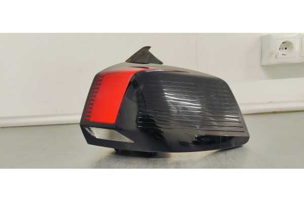 Recambio de piloto trasero derecho para peugeot 5008 1.6 i turbo 180 fap referencia OEM IAM 9811028180  
