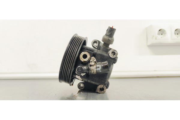 Recambio de bomba direccion para ford focus berlina (cap) ambiente (d) referencia OEM IAM 4M5Q3A733AB  