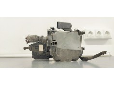 Recambio de caja reles / fusibles para peugeot 308 1.6hdi 92 fap referencia OEM IAM 9804848580  