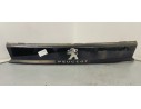 Recambio de molduras traseras para peugeot 5008 1.6 i turbo 180 fap referencia OEM IAM 9814790977  