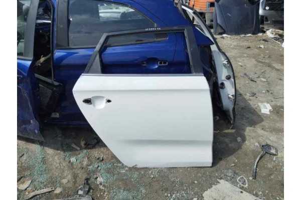 Recambio de puerta trasera derecha para kia carens ( ) 1.6 i 135 referencia OEM IAM   