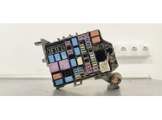 CAJA RELES / FUSIBLES 