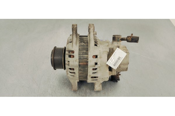 Recambio de alternador para kia sorento 2.5 crdi ex referencia OEM IAM 373004A112  