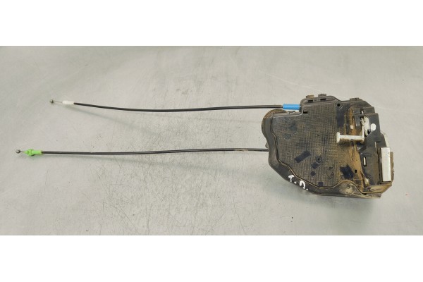 Recambio de cerradura puerta trasera derecha para toyota auris 1.6 d4d 112 fap referencia OEM IAM A084219  