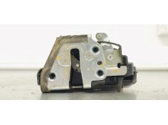 Recambio de cerradura puerta trasera derecha para toyota auris 1.6 d4d 112 fap referencia OEM IAM A084219  