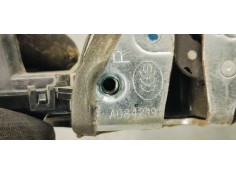 Recambio de cerradura puerta delantera derecha para toyota auris 1.6 d4d 112 fap referencia OEM IAM A084219  