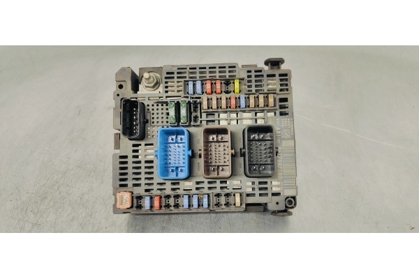 Recambio de caja reles / fusibles para ds 4 1.6i turbo 163 referencia OEM IAM 9677987180  