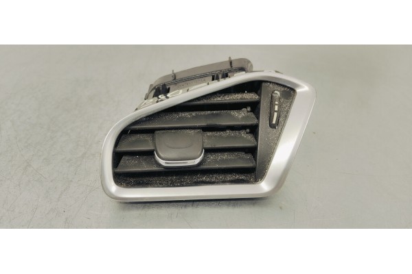 Recambio de rejilla aireadora para ds 4 1.6i turbo 163 referencia OEM IAM 9676609777  