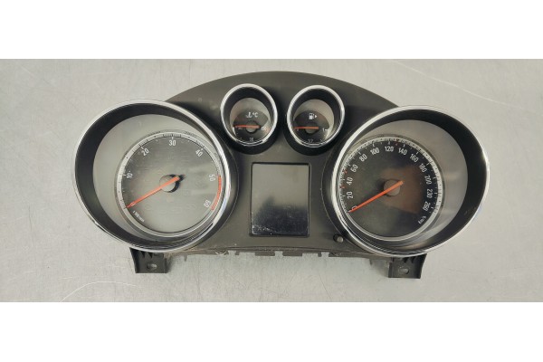 Recambio de cuadro instrumentos para opel insignia berlina 2.0cdti 130 fap referencia OEM IAM 13327313  