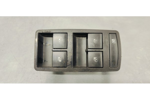 Recambio de mando elevalunas delantero izquierdo para opel insignia berlina 2.0cdti 130 fap referencia OEM IAM 13305011  