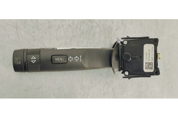 Recambio de mando intermitentes para opel insignia berlina 2.0cdti 130 fap referencia OEM IAM 13303268  