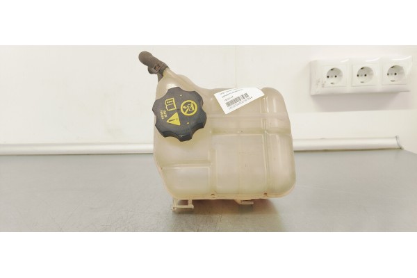 Recambio de deposito expansion para opel insignia berlina 2.0cdti 130 fap referencia OEM IAM 13220124  