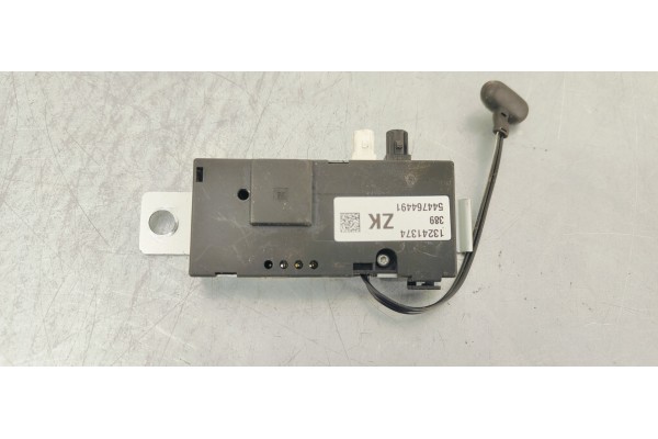 Recambio de amplificador de antena para opel insignia berlina 2.0cdti 130 fap referencia OEM IAM 13241374  