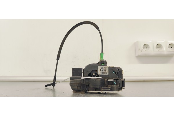 Recambio de cerradura puerta trasera derecha para opel insignia berlina 2.0cdti 130 fap referencia OEM IAM 13503808  