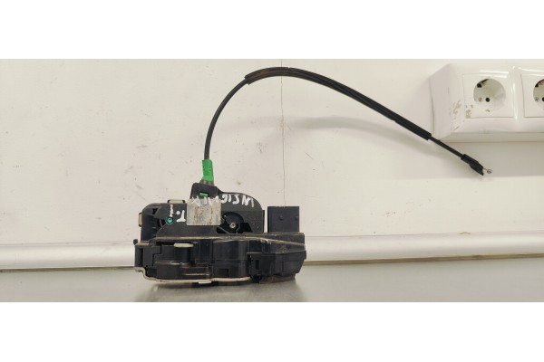 Recambio de cerradura puerta trasera izquierda para opel insignia berlina 2.0cdti 130 fap referencia OEM IAM 3023881  