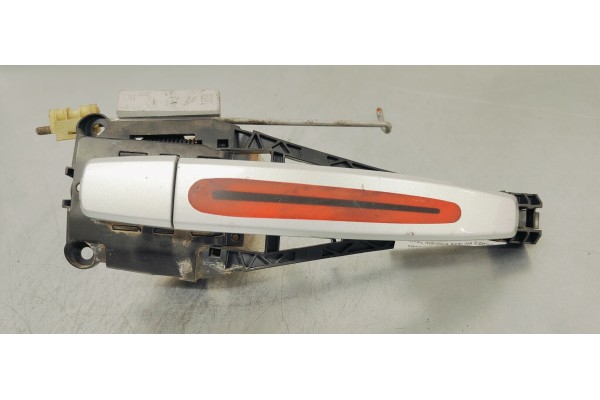 Recambio de maneta exterior delantera derecha para opel insignia berlina 2.0cdti 130 fap referencia OEM IAM 14096401RH  