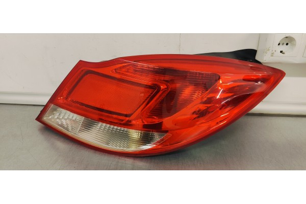 Recambio de piloto trasero derecho para opel insignia berlina 2.0cdti 130 fap referencia OEM IAM   
