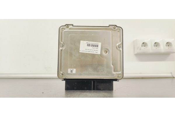 Recambio de centralita motor uce para opel insignia berlina 2.0cdti 130 fap referencia OEM IAM 0281016704  