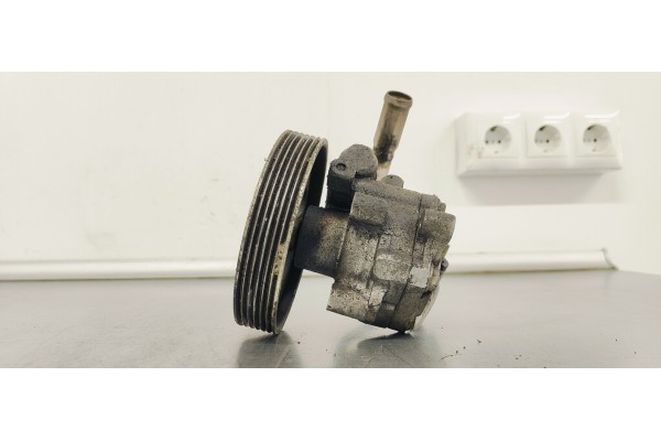 Recambio de bomba direccion para ford fiesta (cbk) fun referencia OEM IAM 2S6C3A696DC  