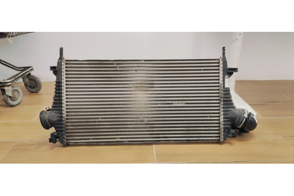 Recambio de intercooler para opel insignia berlina 2.0cdti 130 fap referencia OEM IAM 13241751  