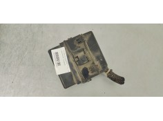 CAJA RELES / FUSIBLES 