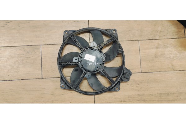 Recambio de electroventilador para renault scenic iii 1.9 dci 130 referencia OEM IAM 214812415R  