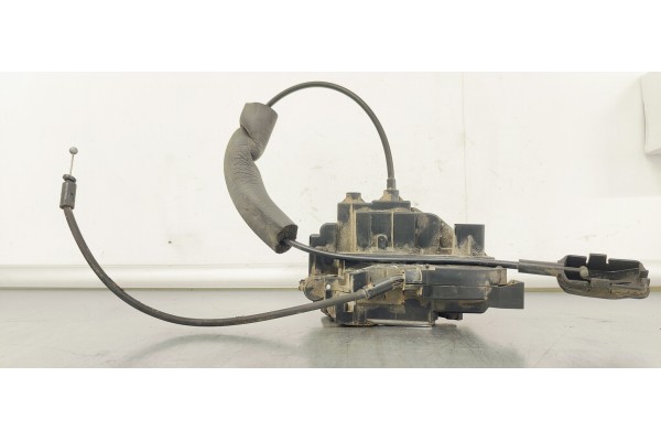 Recambio de cerradura puerta delantera derecha para renault scenic iii 1.5dci 85 referencia OEM IAM 805020006R  