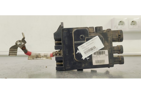 Recambio de modulo electronico para renault megane iii berlina 5 p 1.5dci 110 fap referencia OEM IAM 243800011R  