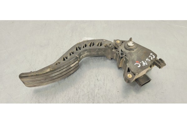 Recambio de pedal acelerador para renault scenic iii 1.5dci 85 referencia OEM IAM 180020024R  