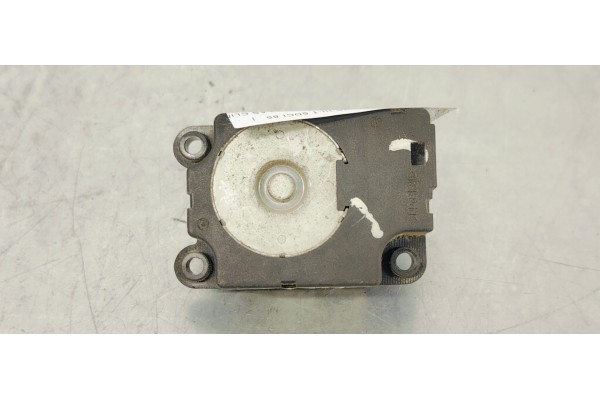 Recambio de motor apertura trampillas climatizador para renault scenic iii 1.5dci 85 referencia OEM IAM T1006419G  