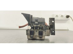 Recambio de caja reles / fusibles para renault scenic iii 1.5dci 85 referencia OEM IAM 243880001R  