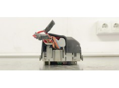 Recambio de caja reles / fusibles para opel insignia berlina 2.0cdti 130 fap referencia OEM IAM 13222786  