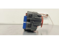 Recambio de caja reles / fusibles para renault scenic iii 1.5dci 85 referencia OEM IAM 18013301C  