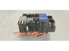 Recambio de caja reles / fusibles para renault scenic iii 1.5dci 85 referencia OEM IAM 18013301C  