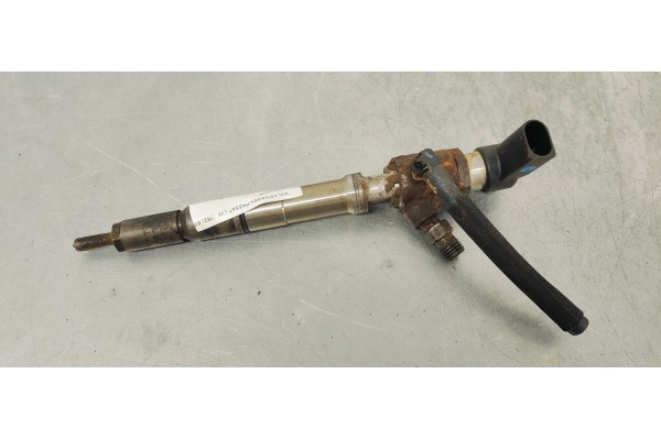 Recambio de inyector para volkswagen passat lim. (362) berlina edition bluemotion referencia OEM IAM 03L130277B  