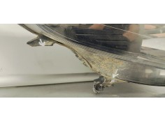Recambio de faro derecho para renault scenic iii 1.5dci 85 referencia OEM IAM 260108250R  