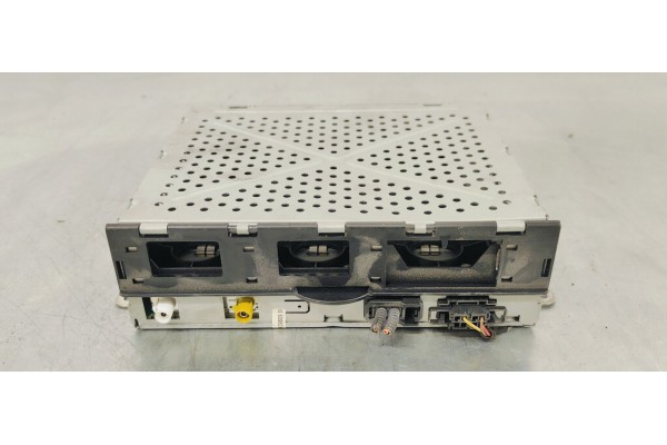 Recambio de sistema audio / radio cd para audi a8 (4e2) referencia OEM IAM 4E0035541E  